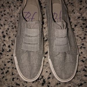 NWOT BLOWFISH MAURA SNEAKER FLAT TENNIS SHOE